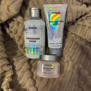 Iconic Therapy Shimmering Snow Body Care Set